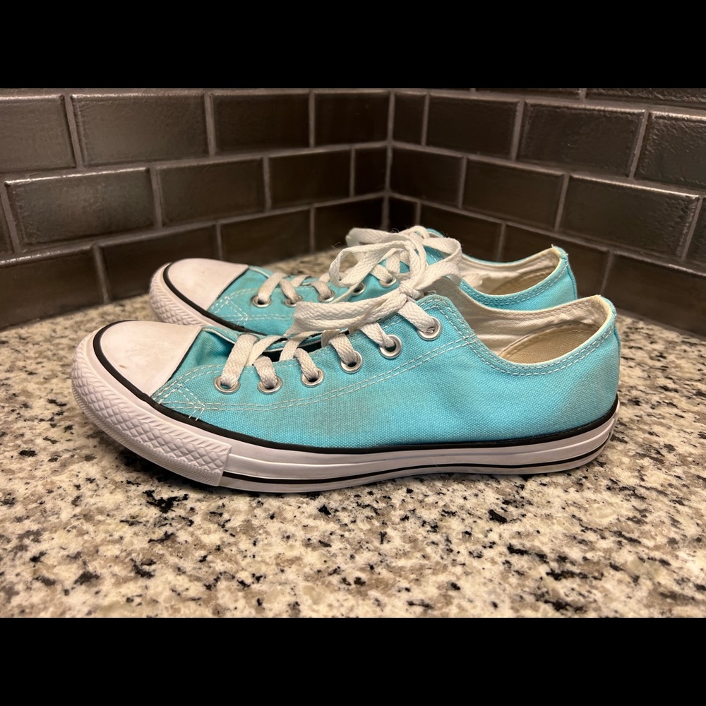 Converse All Star aqua Women’s sz 8/Men sz 6, low top sneakers